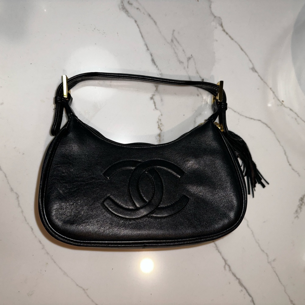 Vintage Chanel Shoulder bag INFO PLEASE